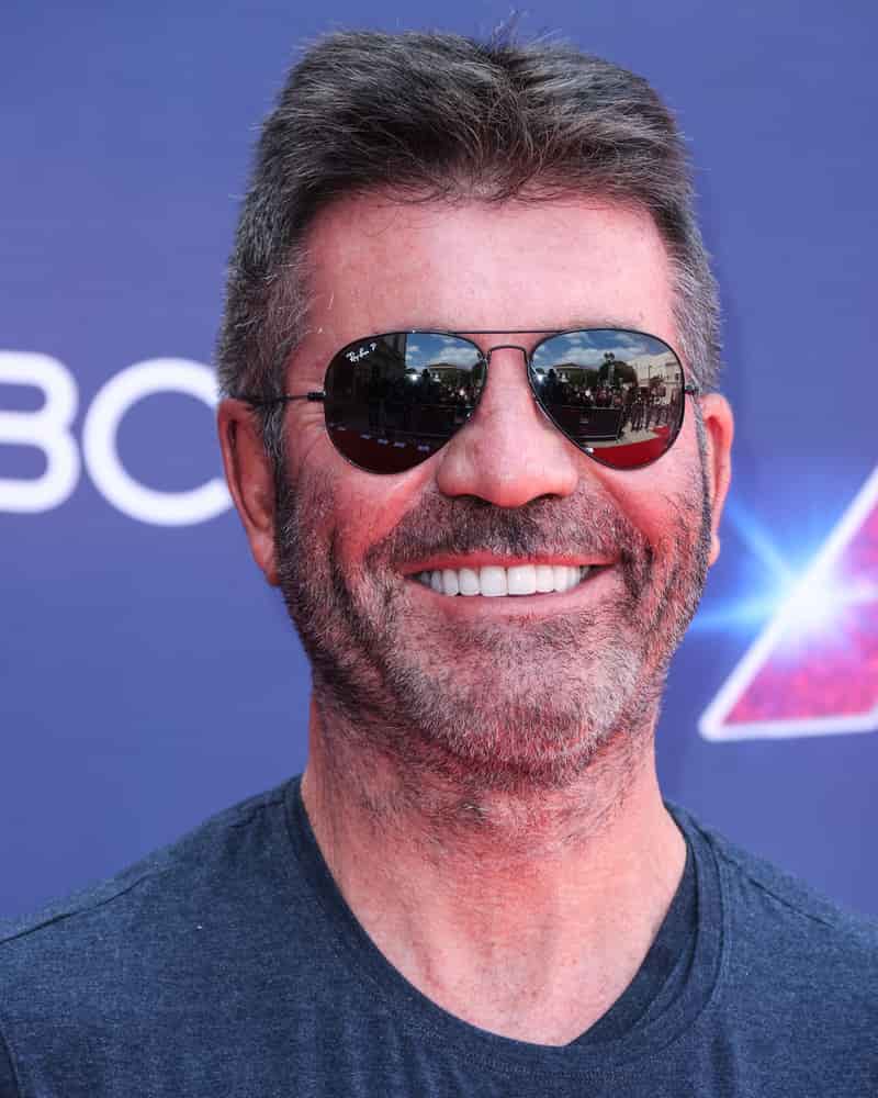 Simon Cowells teeth in 2022