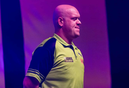 Michael van gerwen teeth